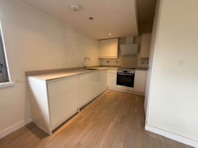 1 Bedroom Flat to Rent in Leatherhead