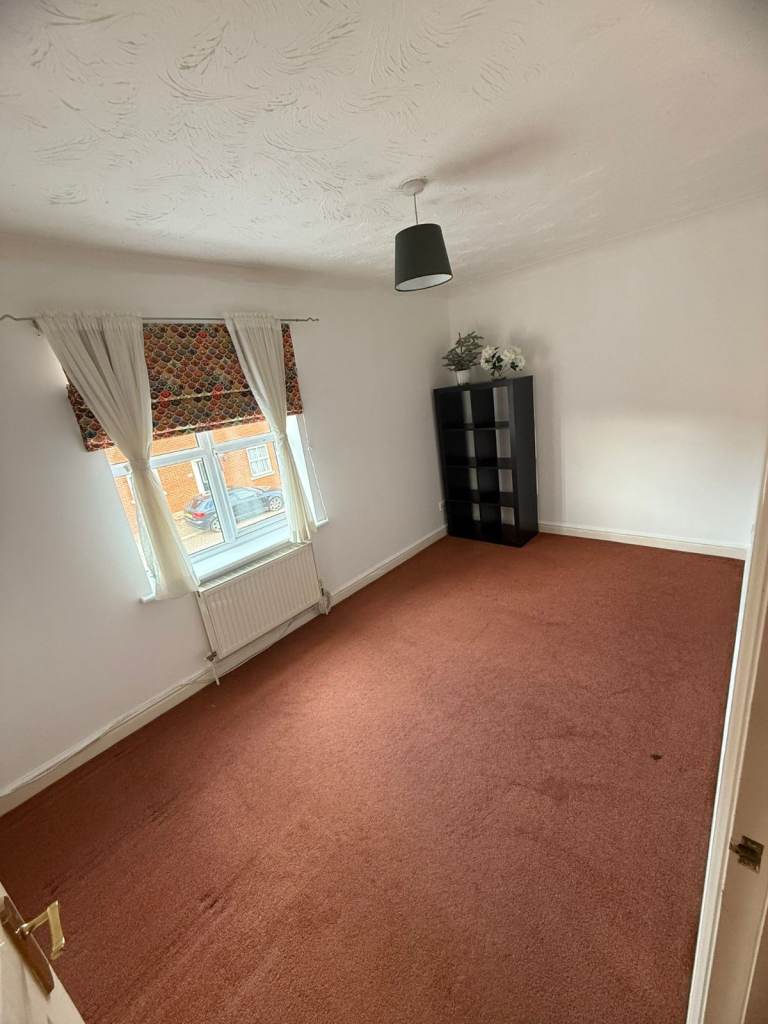 Spacious 2 Double Bedroom Flat for Rent  Chafford Hundred, Grays