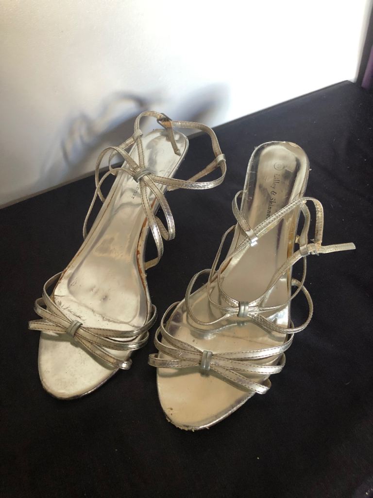 silver low heel sandles 