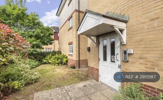 2 bedroom flat in The Fairways, Farlington, PO6 (2 bed) (#2955187)