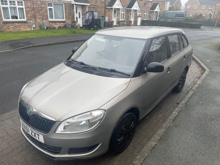 2011 Skoda Fabia estate 1.6 tdi cheap tax 11 months m-o-t 120k £1095 ovno