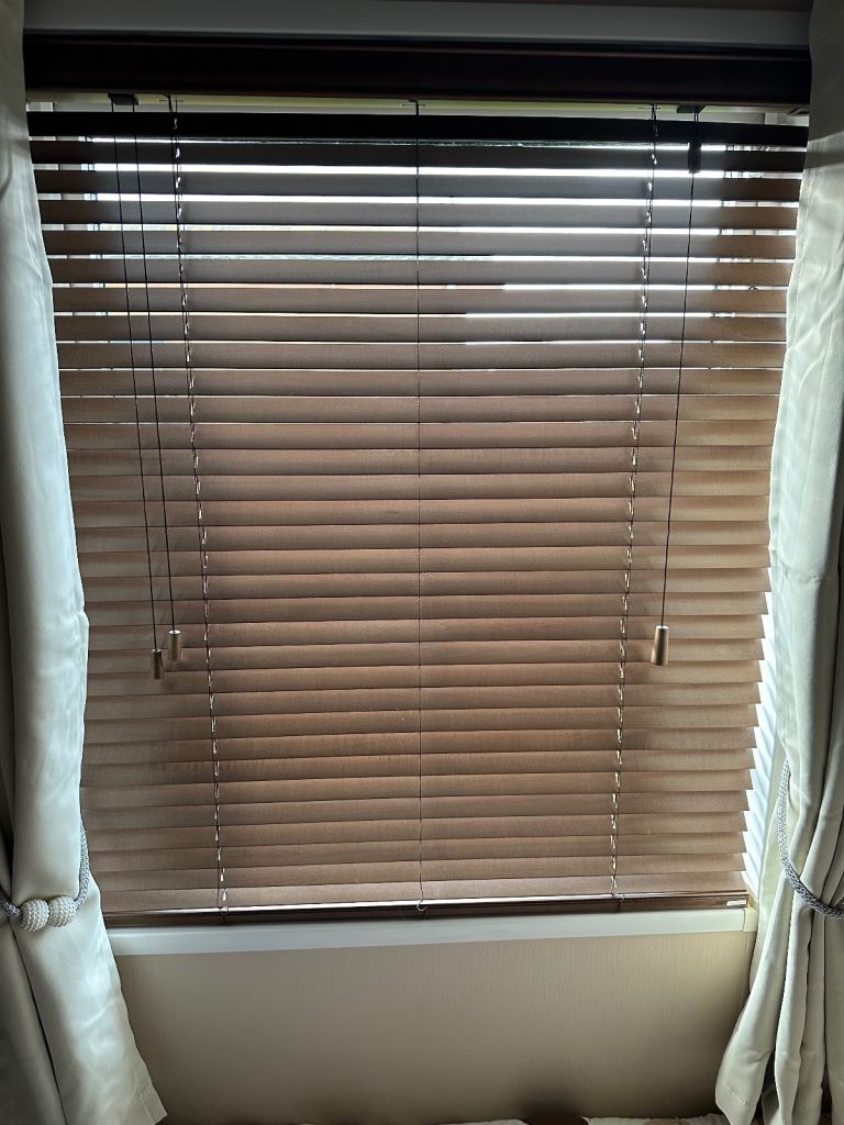 Window blinds 