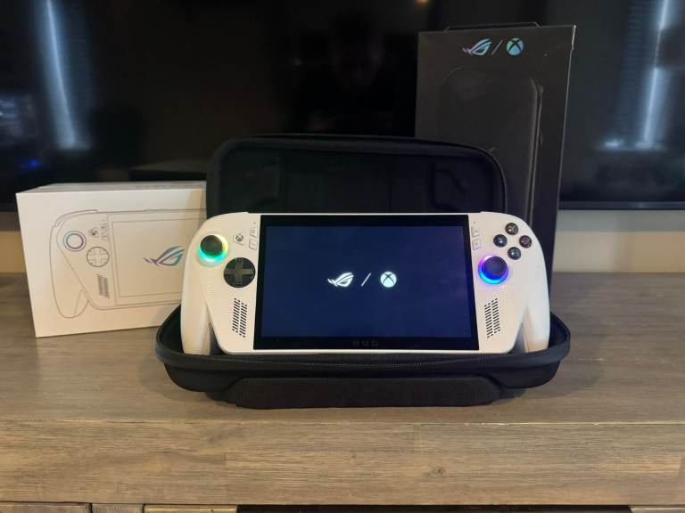 ASUS ROG XBOX Ally White 512GB Windows/XBOX Handheld Console.