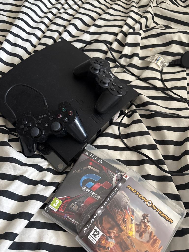 PS3 Slim 320gb bundle