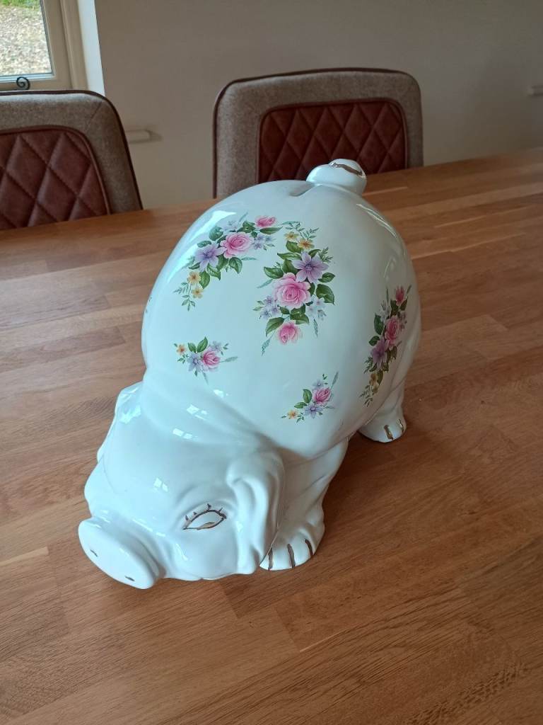Ceramic piggy bank