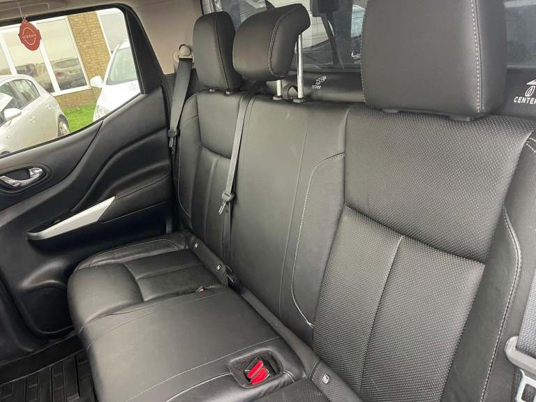 NISSAN NAVARA 2.3 dCi Off-Roader AT32 2019