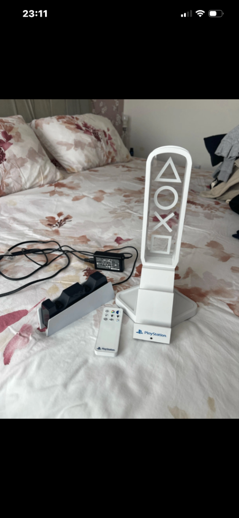 PlayStation 5 3 in 1 Headphone Stand & Charging Station - White, As Good As New