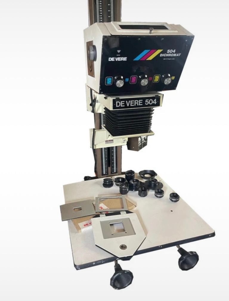 De Veré 504 photographic enlarger with accessories 