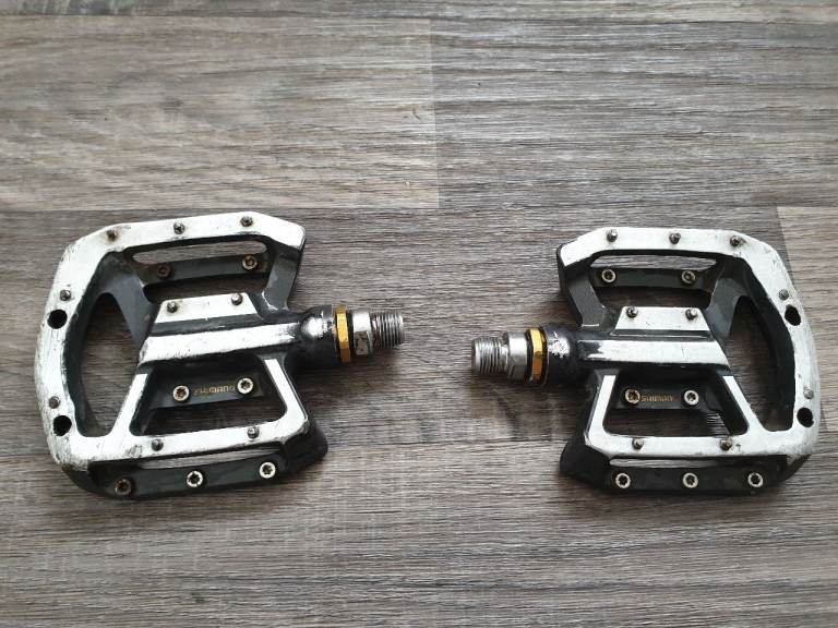 Shimano Saint pedals, flat pedals. Downhill, enduro, dirt jump
