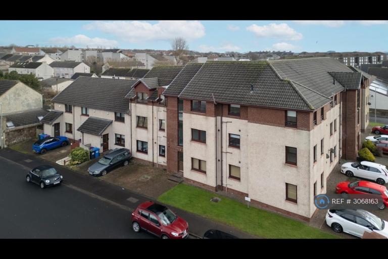 3 bedroom flat in Springvale Court, Saltcoats, KA21 (3 bed) (#3068163)