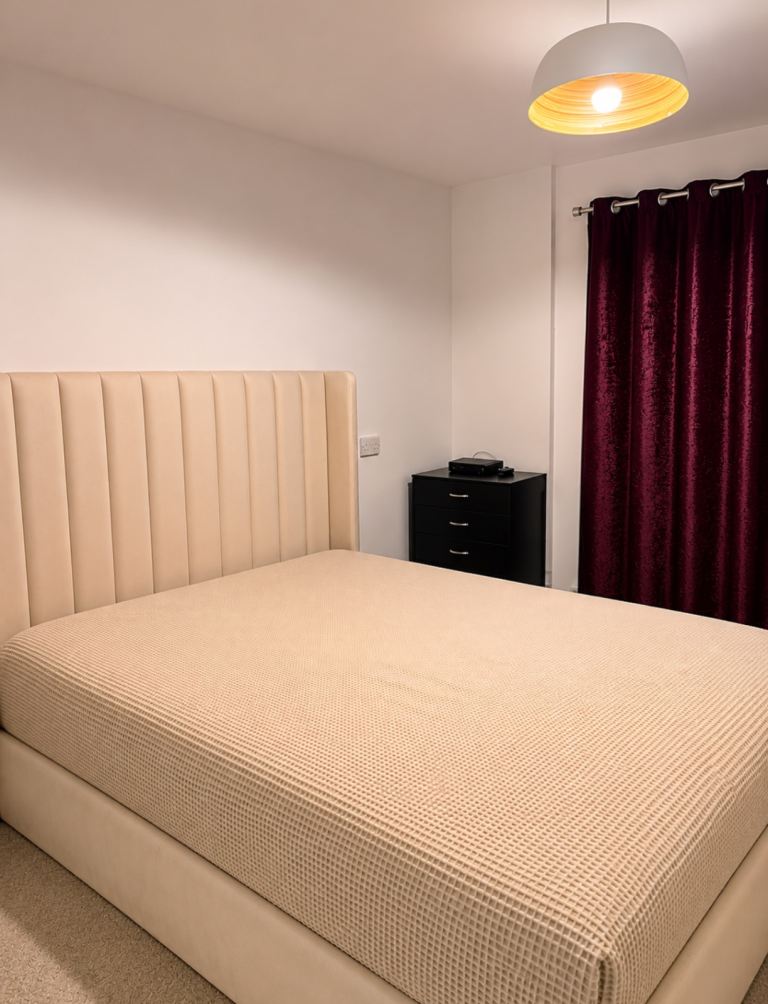 Room for Rent in Crystal Palace two weeks deposit one weeks rent