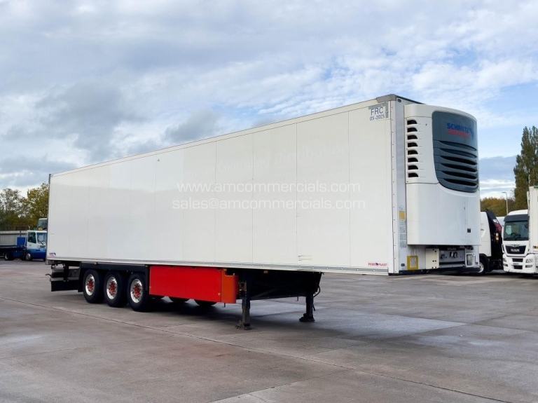 SDC CARGOBULL MULTI TEMP TRI AXLE TRAILER