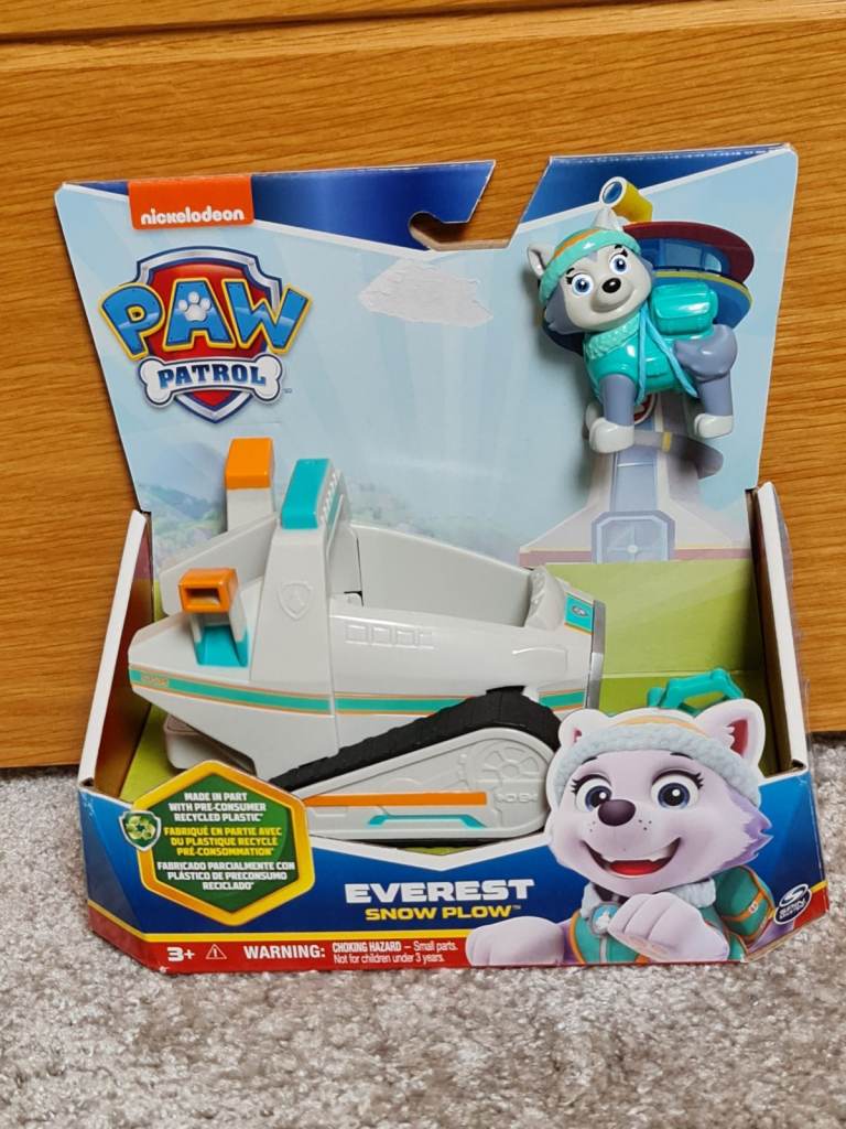 Paw Patrol Everest Snow Plow Vehicle & Figure Set