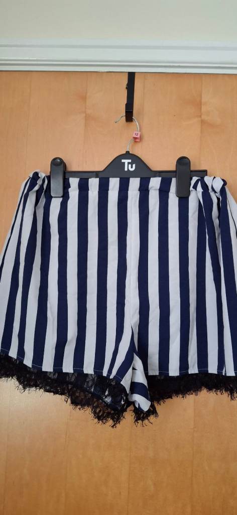 Ladies Shein Blue Striped Shorts - Medium 