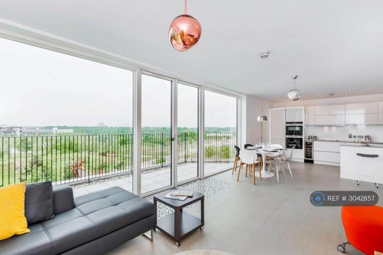 3 bedroom flat in Olympic Park Avenue, London, E20 (3 bed) (#3042857)
