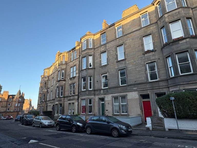 Spacious first floor 3-bedroom HMO, Polwarth Crescent 