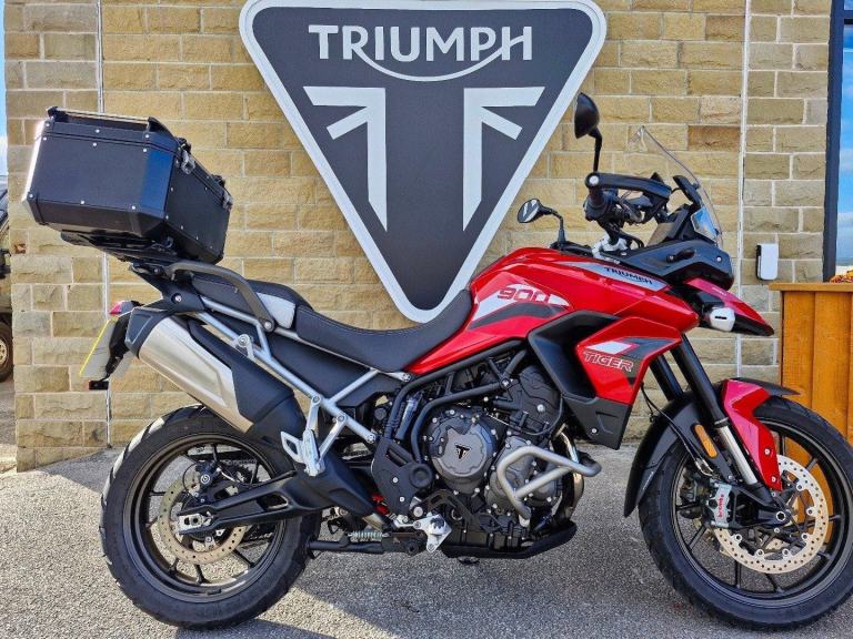 2021 Triumph Tiger 900 GT Pro - Excellent example - Top box - Lower bars
