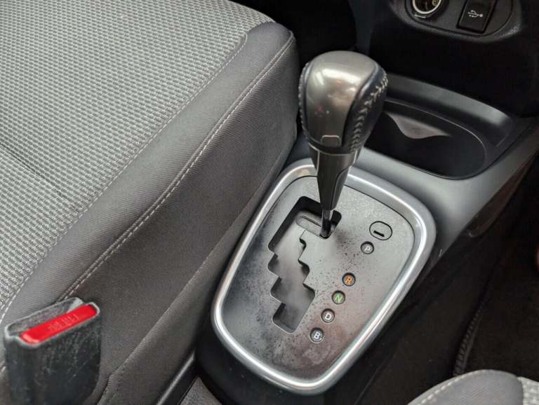 2016 Toyota Yaris 1.5 VVT-h Icon Hatchback 5dr Petrol Hybrid E-CVT Euro 6 (101 ps) REVERSING  HAT...