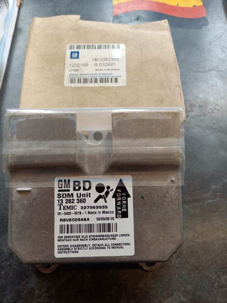 Vauxhall Corsa D New Genuine OE Airbag ECU Module 13256904