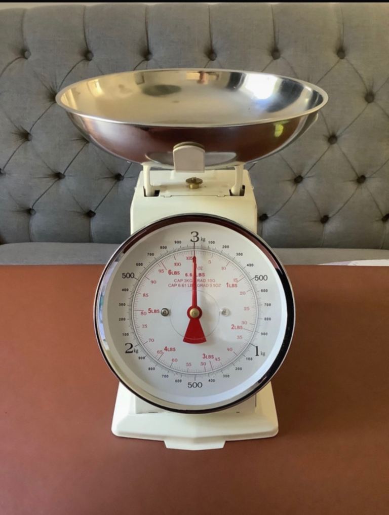 Vintage Style Kitchen Scales with Stainless Steel Bowl – Cream