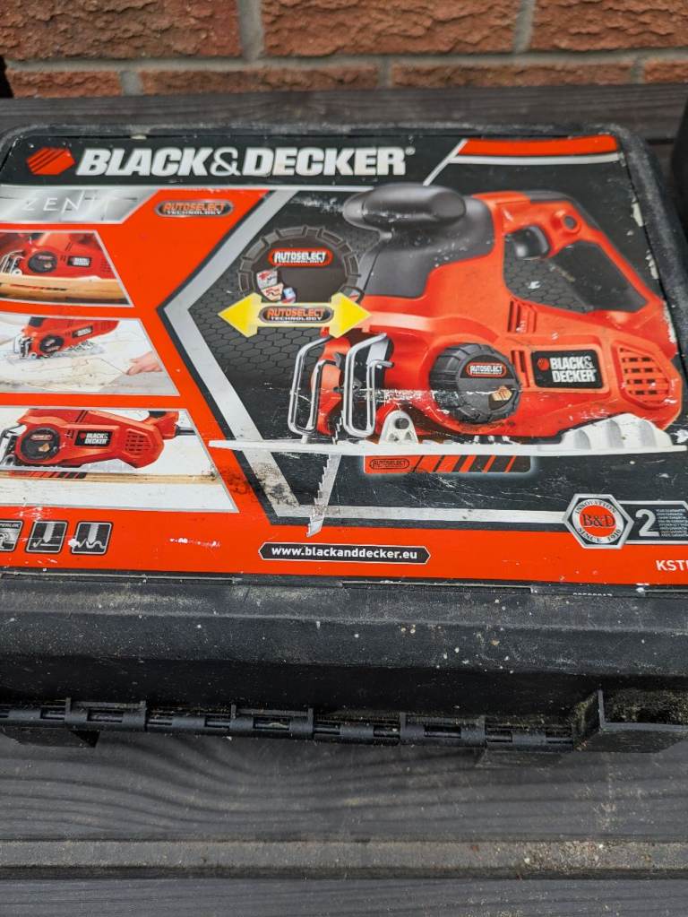 BLACK&DECKER Jigsaw in Carry Case – Good Condition