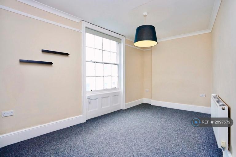 3 bedroom flat in St Georges Road, Brighton, BN2 (3 bed) (#2897679)