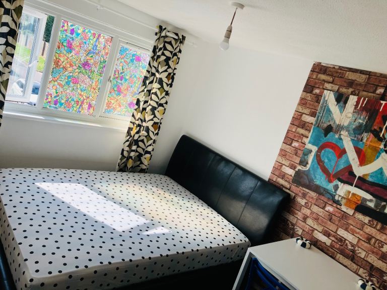 Beautiful Magnificent Double Room To Let Next To Plaistow Station All Bills Included