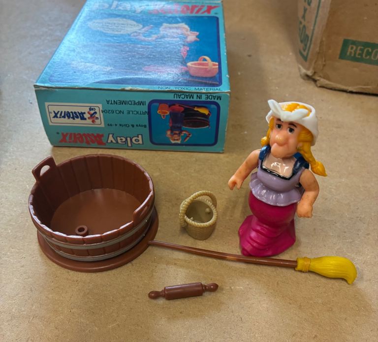 Play Asterix Impedimenta Figure with Accessories