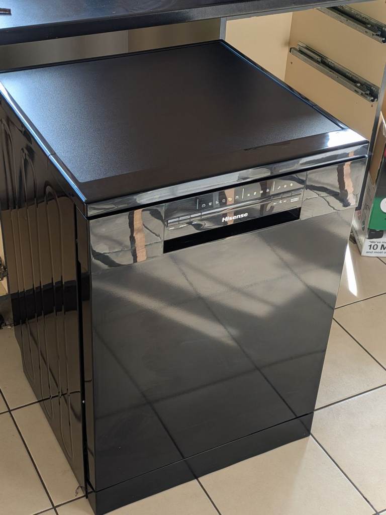 Hisense HS60240BUK Dishwasher (Black)