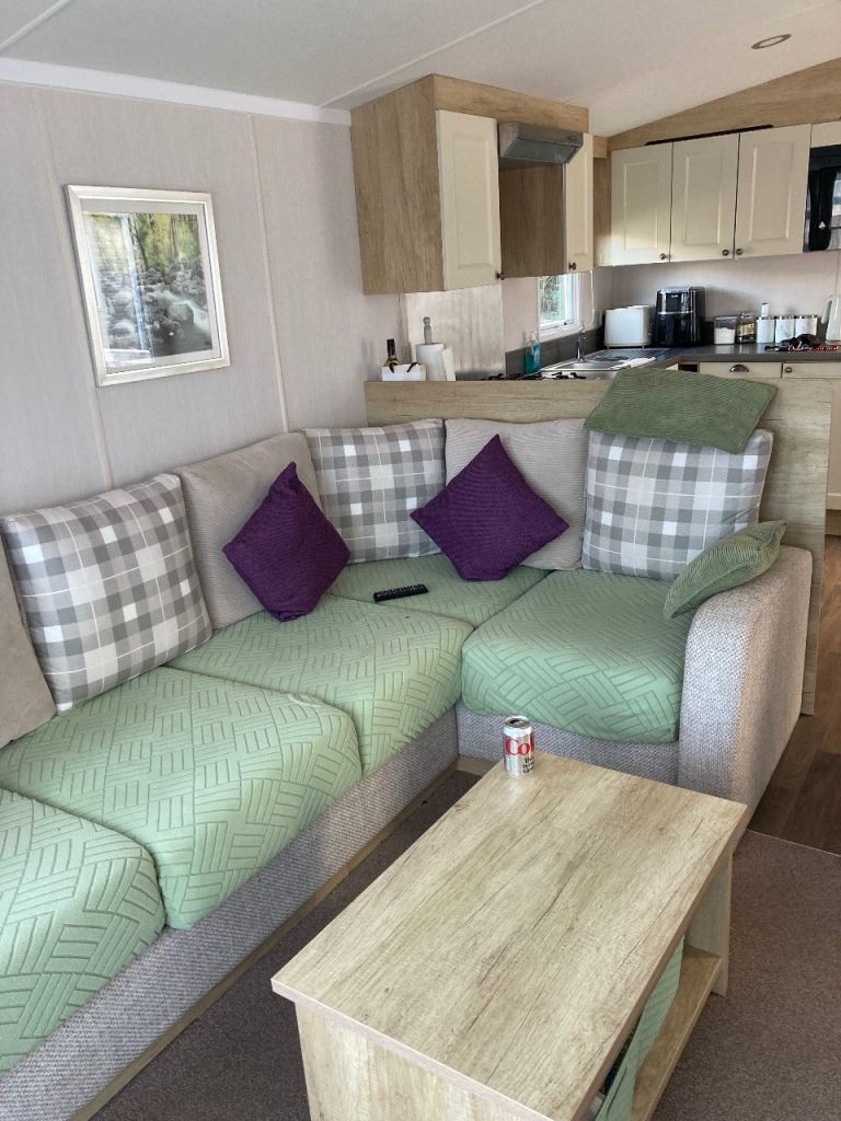 Swift Burgandy 2018 2 bedroom  6 Berth