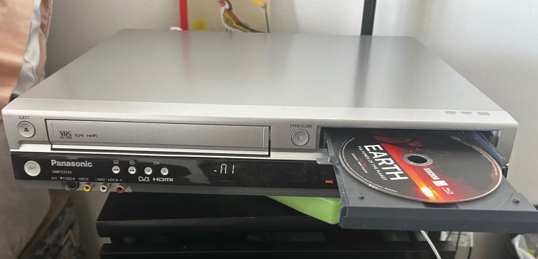Panasonic DMR-EZ45V DVD/VHS Recorder – Good Condition