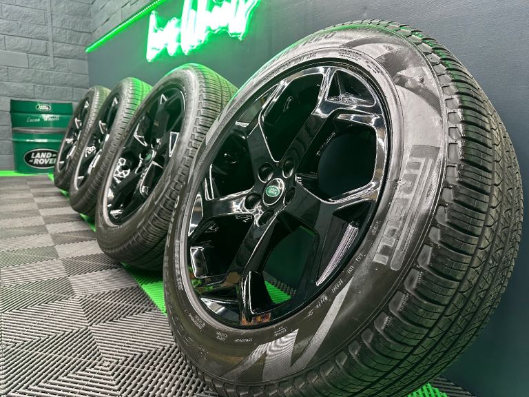20 inch Range Rover Sport / Discovery powder coated Black style 5084 alloy wheels & 7mm+ Pirelli’s!