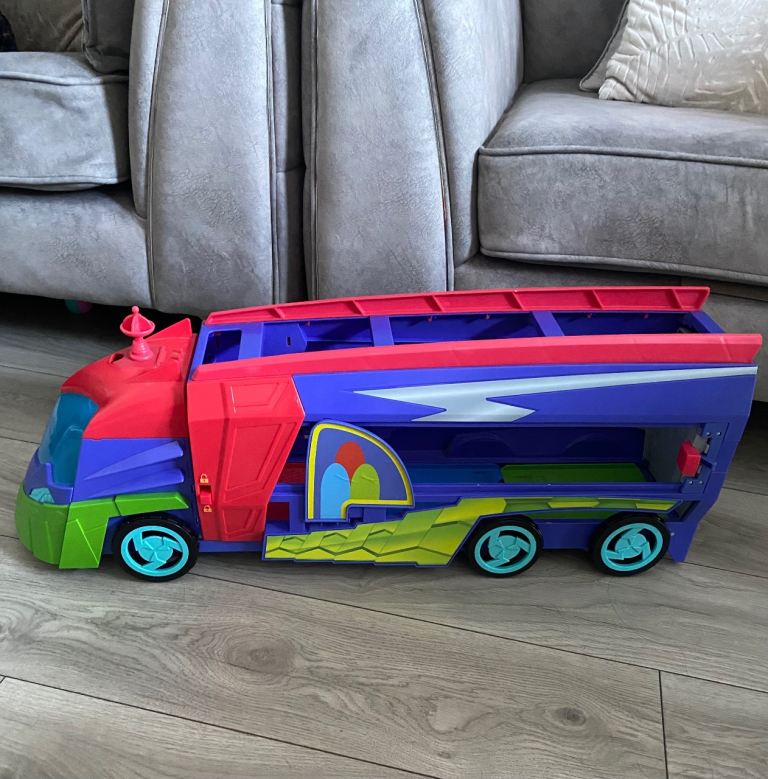PJ Masks Transforming 2 in 1 Mobile HQ Truck