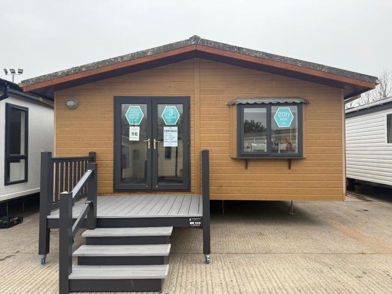 32x20ft 3 Bed Twin Lodge - DG, EH, New Carpet - Offsite Sale / Own Land / Farms