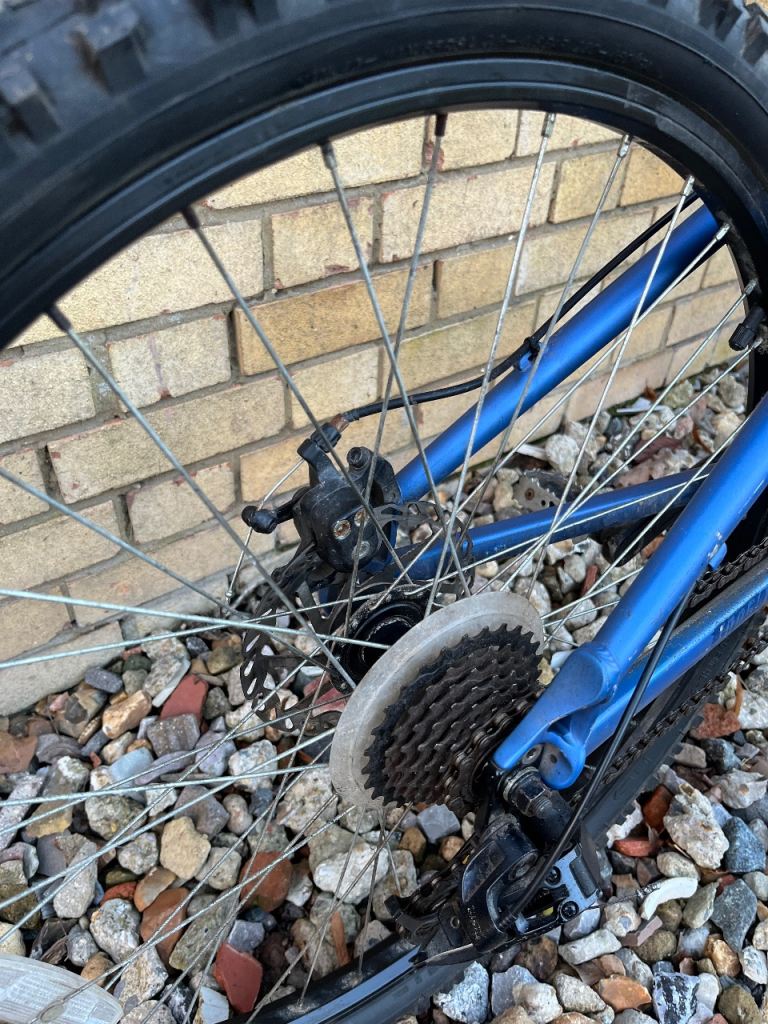 GT Chucker Medium Mountain Bike *FULLY SERVICED* New Tyres Disc Brakes