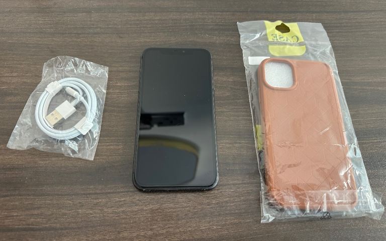Apple iPhone 11 64GB Black ✅ Unlocked + Case + Charger ✅ Fully Working