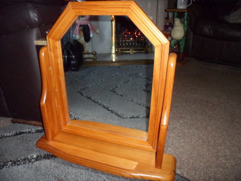 PINE DRESSING TABLE MIRROR