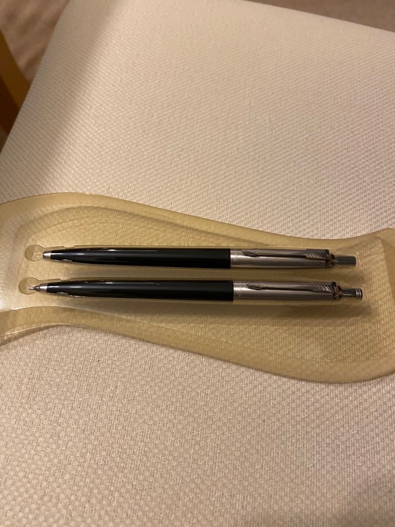 Unused Parker Jotter ballpoint pen and pencil set 