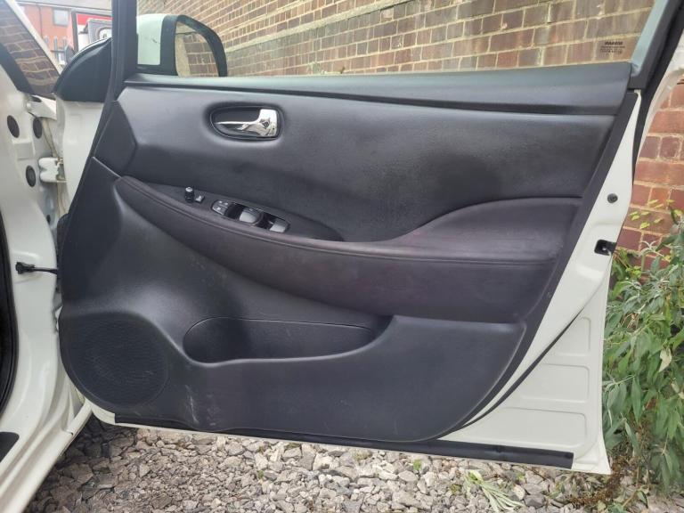 2016 Nissan Leaf 24kWh Acenta Hatchback 5dr Electric Auto (109 bhp) HATCHBACK Electric Automatic