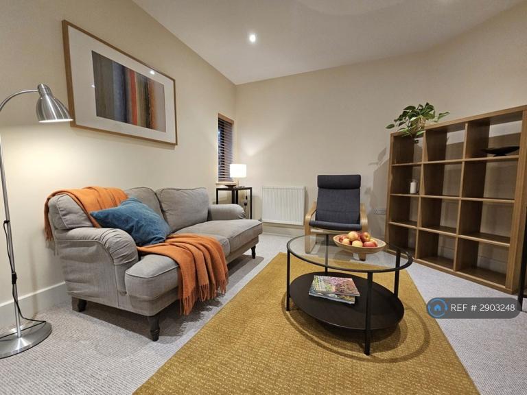 2 bedroom flat in Claverton Court, Chester, CH4 (2 bed) (#2903248)