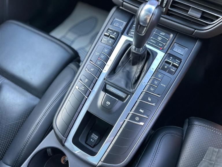 2019 Porsche Macan 3.0T V6 S PDK 4WD Euro 6 (s/s) 5dr ESTATE Petrol Automatic