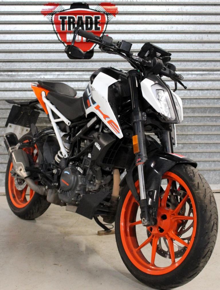 2024 73 KTM DUKE 125 ABS LEARNER LEGAL TRADE SALE 7K WHITE/ORANGE NEW MOT RIDES