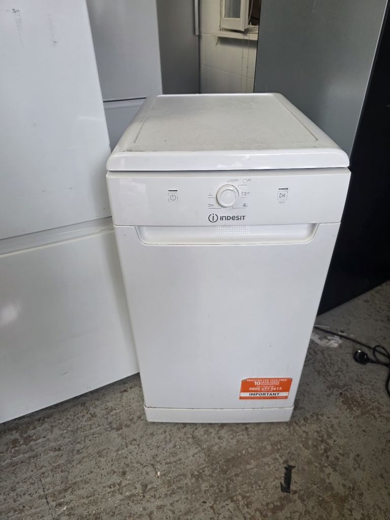 Dishwasher – White, Good Condition for £50