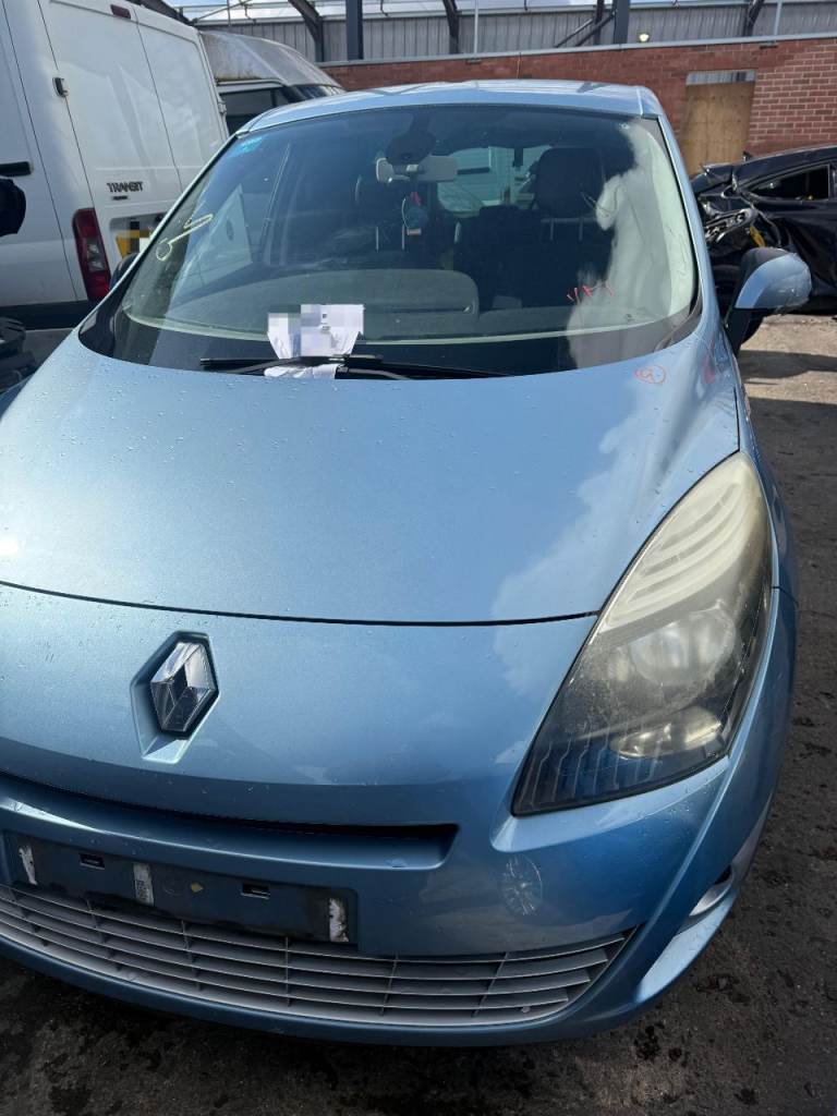 Breaking spare parts Renault grand scenic 