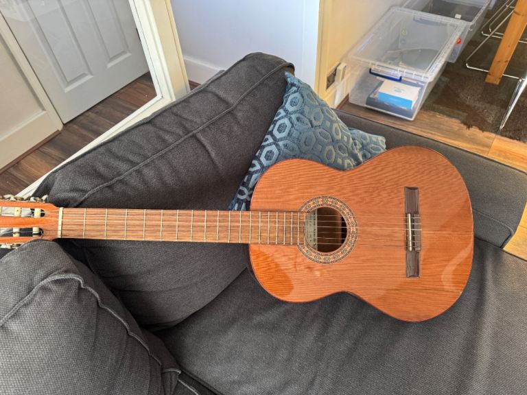 Classical Guitar -Moreno m510