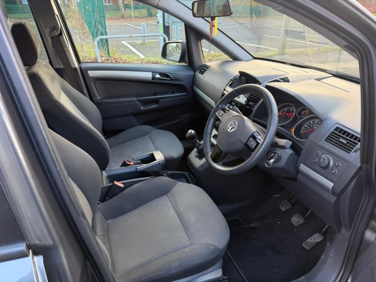 Vauxhall, ZAFIRA, MPV, 2012, Manual, 1686 (cc), 5 doors