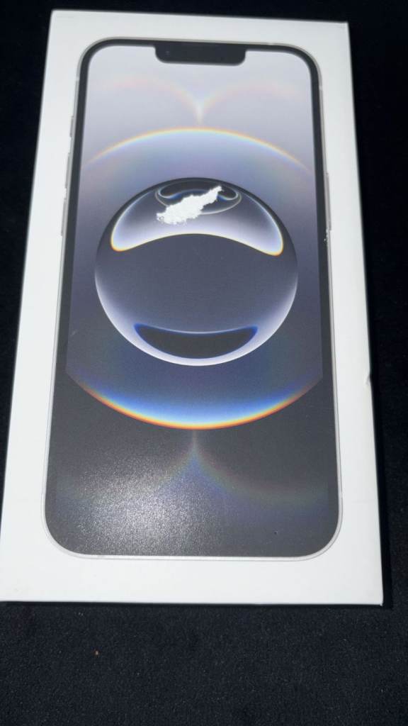 *SEALED* iphone 16e 128gb white