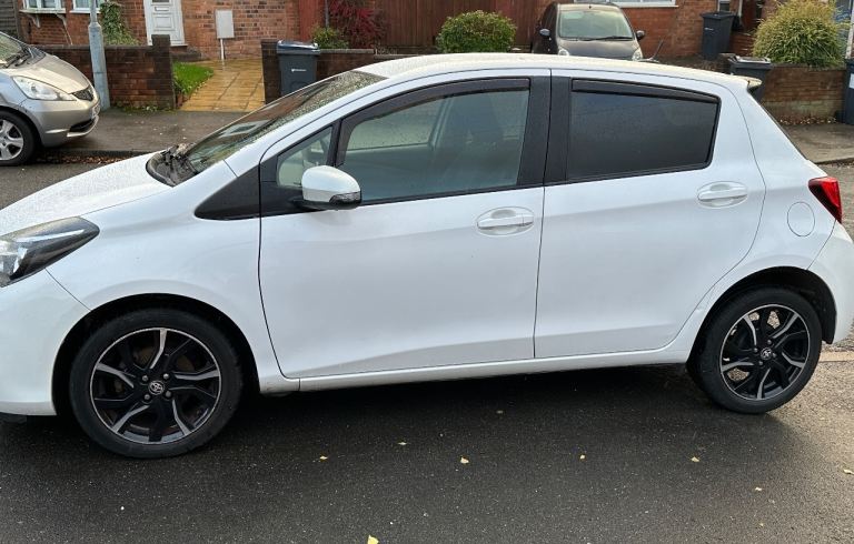 Toyota, YARIS, Hatchback, 2016, Manual, 1329 (cc), 5 doors