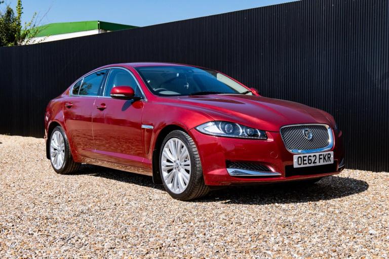  Jaguar XF 2.2d Premium Luxury Saloon 4dr Diesel Auto Euro 5 (s/s) (200 ps) Diesel Automatic