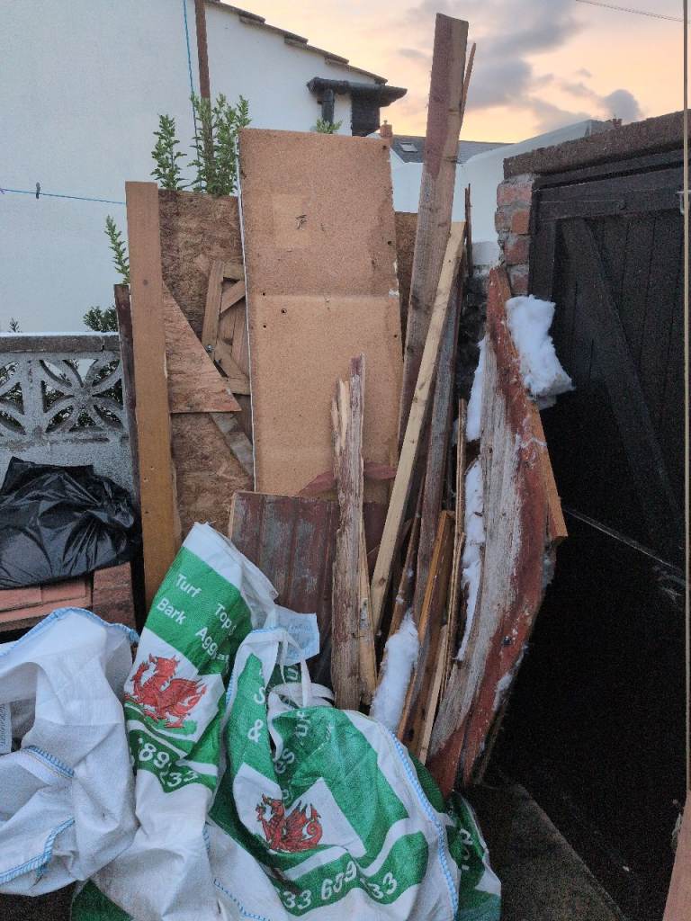 Free scrap wood from dismantled shed